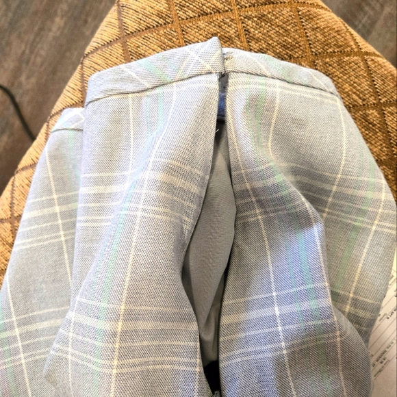 Banana Republic Plaid Mini Skirt In Size 6Tall - Picture 7 of 7